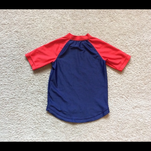 Boys H&M Marvel swim shirt. - Picture 4 of 5